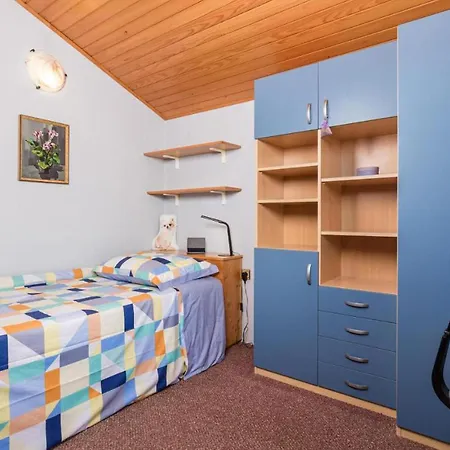 2 Bedroom Beautiful In Ριέκα