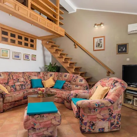2 Bedroom Beautiful In *